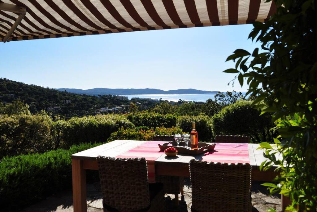 Villa Abeille : Douces Vacances D'Ete Avec Vue Mer Cavalaire-sur-Mer Exterior photo
